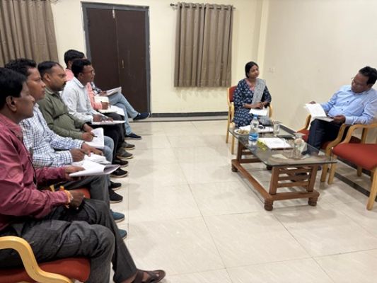 आश्रम छात्रावासों में बुनियादी सुविधाओं के विस्तार पर जोर