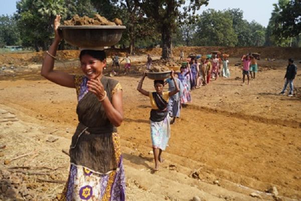 मनरेगा मजदूरों को अब 261 रुपए मिलेगी मजदूरी