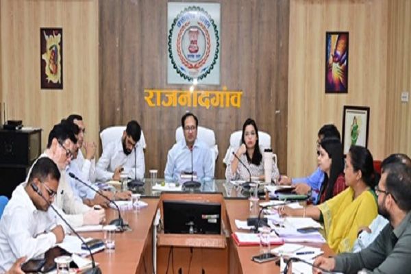 सक्रियता एवं तत्परता के साथ शासन की योजनाओं से जनमानस को लाभान्वित करने की जरूरत : कलेक्टर
