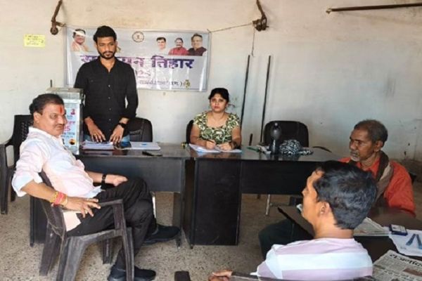 प्रथम चरण में आवेदन जमा करने वार्डों में आयोजित शिविर में वार्डवासी उत्साह से पहुंचे