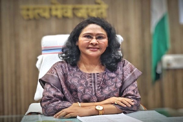 नवपदस्थ कलेक्टर दिव्या उमेश मिश्रा ने किया पदभार ग्रहण