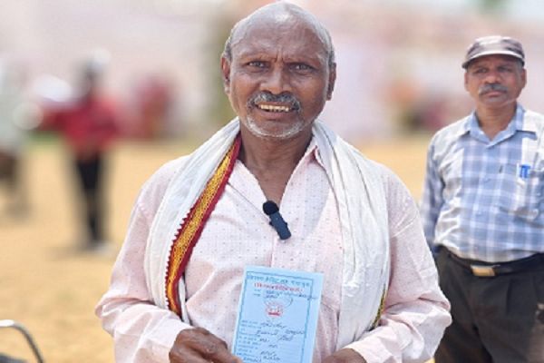 सुशासन तिहार ने सुरडोंगर के किसानों के चेहरे पर लाई मुस्कान