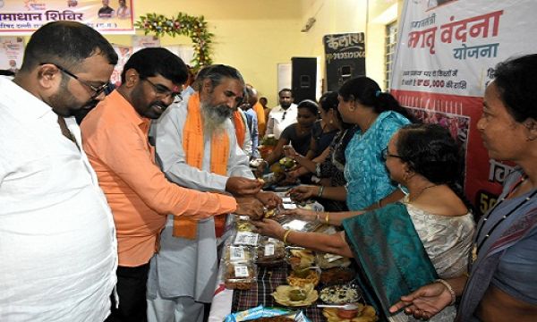 ग्राम सांकरा क और नगर पालिका दल्लीराजहरा में आयोजित समाधान शिविर में हितग्राहियों को मिली सौगात