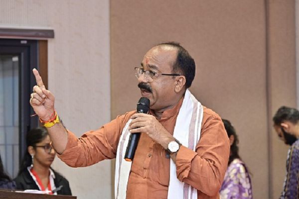 युवा हमारे भविष्य के नागरिक, उन्हें करियर बनाते समय देश की चिंता करनी पड़ेगी : अरुण साव