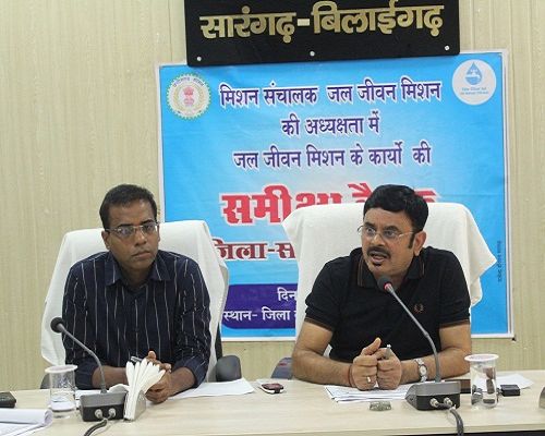 संचालक जितेन्द्र शुक्ला ने जल जीवन मिशन के कार्यों का समीक्षा किया