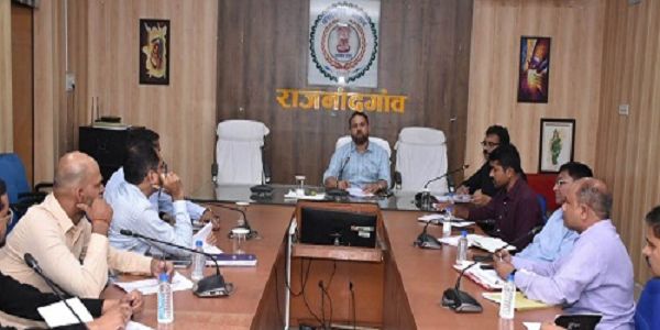  कलेक्टर ने बसों के संचालन एवं संधारण के मद्देनजर अधिकारियों की ली बैठक