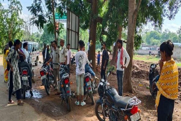 यातायात नियमों का पालन नहीं करने वालों की काटी गई चालान 