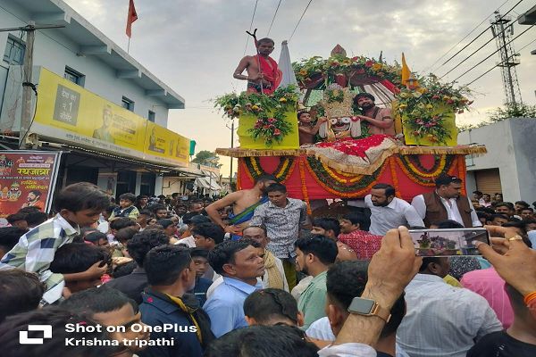 अमलीपदर रथयात्रा में बोल कालिया के जयकारों से गूंज उठा क्षेत्र पूर्व मुख्यमंत्री भूपेश बघेल सहित 10 विधायक पहुचे