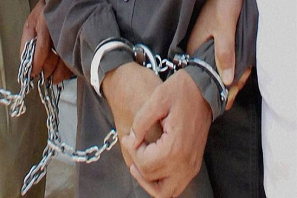 अवैध शराब बिक्री करते पकड़ा गया आरोपी, 20 लीटर शराब जब्त