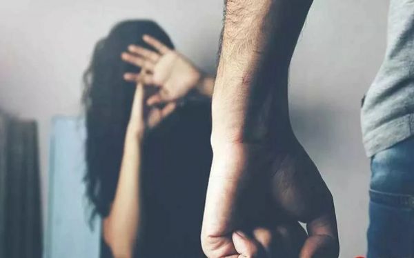 मौलाना की घिनौनी करतूत...पहले की गर्भवती पत्नी की पीटकर की हत्या, फिर यूपी ले जाकर दफनाया