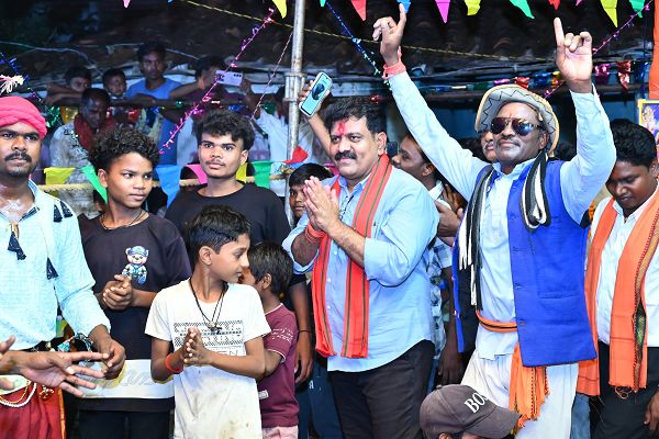 उपमुख्यमंत्री  श्री विजय शर्मा ने ग्रामीणों की मांग पर विभन्न निर्माण कार्यो के लिए 01 करोड़ 23 लाख 50 हजार रूपए की घोषणा की