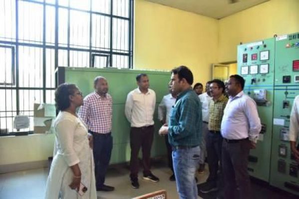 कलेक्टर ने पीएम सूर्यघर योजना के क्रियान्वयन को देखा, निर्माणाधीन पावर स्टेशन का किया निरीक्षण