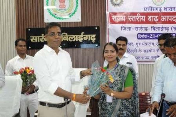 कलेक्टर कन्नौजे ने पुरस्कार प्राप्त शिक्षको को किया सम्मानित