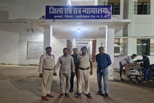 1 करोड़ 84 लाख रुपये की ठगी करने वाला 9 साल से फरार आरोपी कबीरधाम पुलिस की गिरफ्त में
