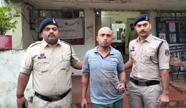 पति ने कर दी पत्नी की हत्या, गिरफ्तार