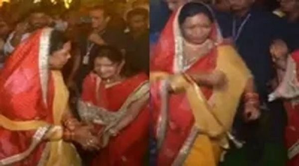मुख्यमंत्री की पत्नी कौशल्या साय ने किया गरबा