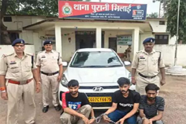 3 युवक अफीम की तस्करी करते गिरफ्तार