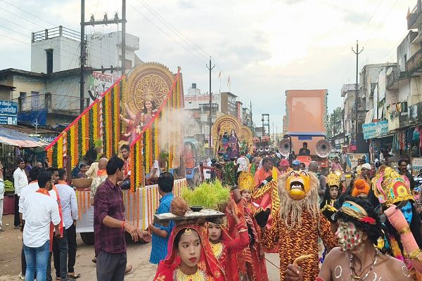  झांकीयों के साथ माता रानी की विदाई हुयी,