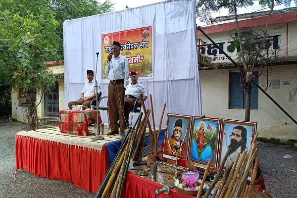  राष्ट्रीय स्वयंसेवक संघ पंडरिया मण्डल का पथसंचलन सम्पन्न हुआ।