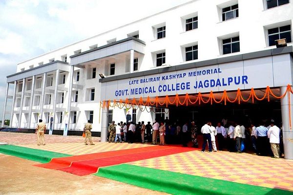 बस्तर जिले में 25 वर्षों में स्वास्थ्य सुविधाओं का उल्लेखनीय विकास, स्वास्थ्य क्रांति से लाखों जीवन हुए सुरक्षित