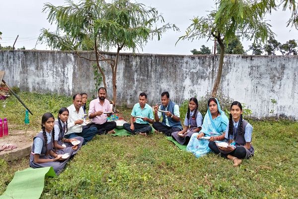  पौधों के संरक्षण का संदेश देता आंवला नवमी पर्व सेमरसल में बड़े उमंग से मनाया गया
