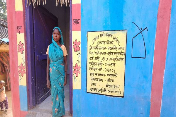 प्रधानमंत्री सूर्यघर योजना से पहाड़ी कोरवा बंधन सिंह बने आत्मनिर्भर