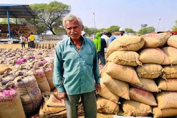 लोलेसरा के किसान खम्मम वर्मा ने 112.40 क्विंटल धान बेचा