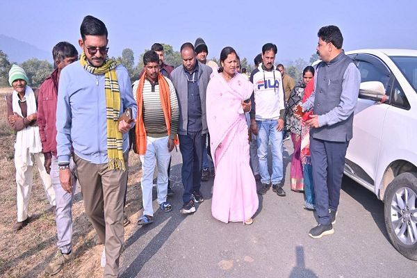 मंत्री श्रीमती लक्ष्मी राजवाड़े ने ओड़गी में सड़क एवं पुलिया निर्माण का किया औचक निरीक्षण
