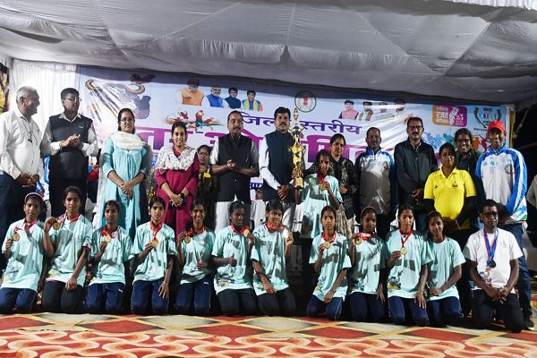 बस्तर ओलम्पिक 2025 : अबूझमाड़ ओरछा की बेटियाँ संभाग स्तरीय खो-खो प्रतियोगिता में नारायणपुर का करेंगी प्रतिनिधित्व