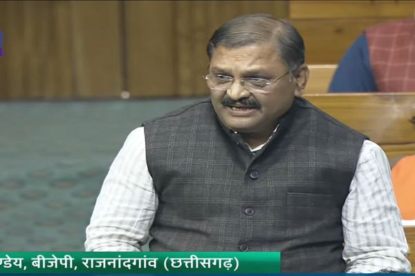 वंदे मातरम् राष्ट्र की आत्मा का गीत : संतोष पांडेय