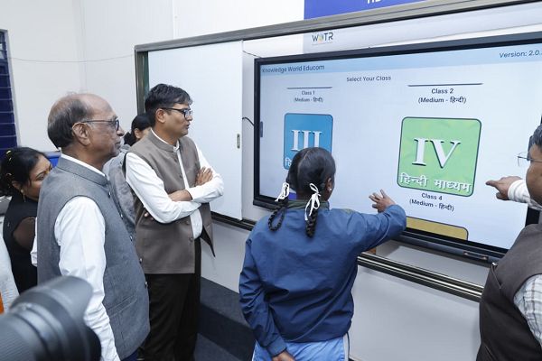 तनाव मुक्त होकर स्वस्थ मन से पढ़ाई करें - वित्तमंत्री श्री ओ.पी.चौधरी