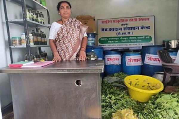 बायो इनपुट रिर्सोस सेंटर के माध्यम से कृषि सखियां प्राकृतिक खेती से जुड़कर बनी लखपति