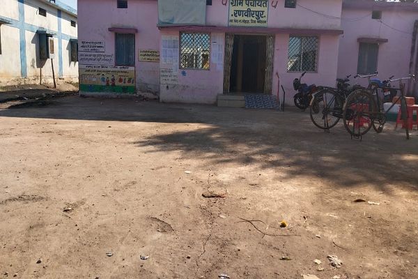 पंडरिया विधायक भावना बोहरा के गृह ग्राम रणवीरपुर में सीसी रोड फटा, गुणवत्ता पर उठे गंभीर सवाल