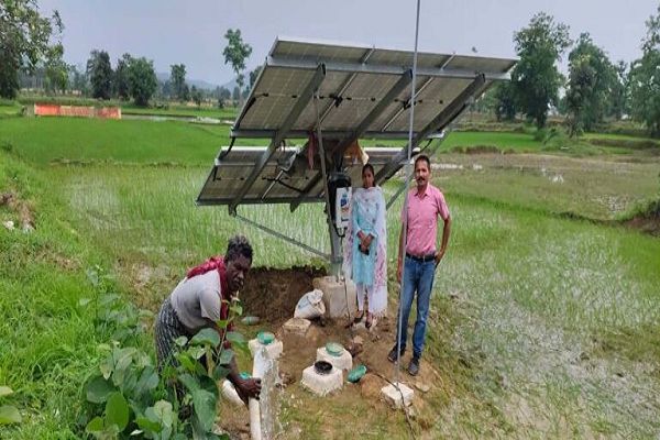 जल जीवन मिशन, सोलर हाई मास्ट, सौर सुजला एवं सोलर पावर प्लांट योजनाओं से ग्रामीण एवं शहरी क्षेत्रों में बुनियादी सुविधाओं का हो रहा विस्तार