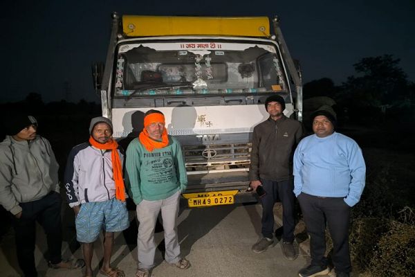 महाराष्ट्र से छत्तीसगढ़ लाया जा रहा 615 कट्टा अवैध धान जप्त