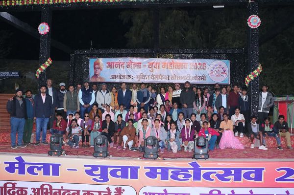 आनंद मेला घूमकर प्रफुल्लित हुए सेमरसल के छात्र