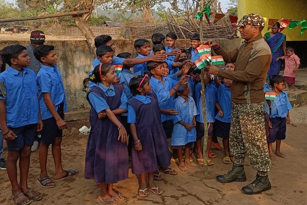 अबूझमाड़ के जाटलूर में पहली बार लहराया तिरंगा