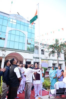 जिला पंचायत कबीरधाम में हर्षोल्लास से मनाया गया गणतंत्र दिवस।