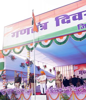 कबीरधाम जिले में उत्साह और उमंग के साथ मनाया गया 77 वां गणतंत्र दिवस