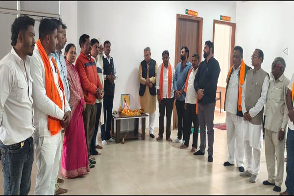 जिला भाजपा कार्यालय गरियाबंद में केन्द्रीय वित्त मंत्री निर्मला सीतारमण द्वारा प्रस्तुत केन्द्रीय बजट सुना गया