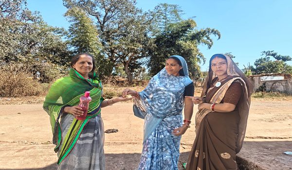 साल्हेवारा में घर-घर फाइलेरिया उन्मूलन अभियान: मितानिनों ने दिखाई अद्भुत निष्ठा