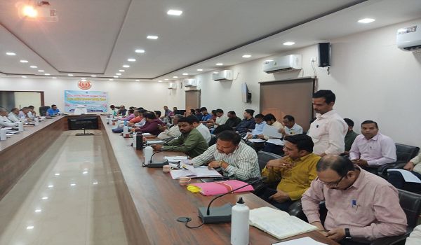 संपूर्णता अभियान के कार्यों की हुई समीक्षा