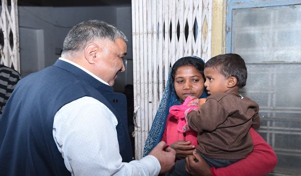 मुख्यमंत्री श्री विष्णु देव साय के जन्मदिवस पर लखनपुर में विशेष पूजा-अर्चना, मंत्री श्री राजेश अग्रवाल ने मरीजों को बांटे फल