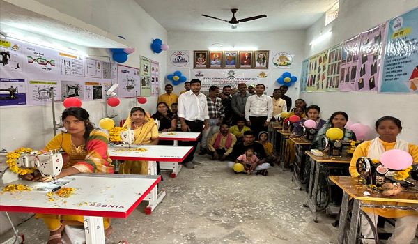 एकल ग्रामोत्थान फाउंडेशन द्वारा लोरमी में सिलाई प्रशिक्षण केंद्र का शुभारंभ  