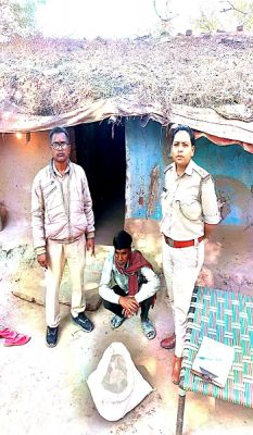 ग्राम कुकुसदा में 09 लीटर कच्ची महुआ शराब जब्त