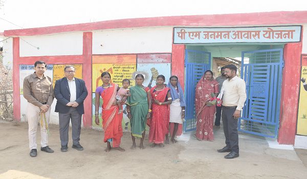 भारत सरकार नीति आयोग के केंद्रीय प्रभारी अधिकारी श्री राकेश कुमार टोन्डर ने देखा आकांक्षी विकासखंड बोड़ला के कार्य