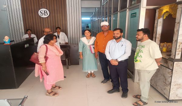 सीएमएचओ की टीम ने निजी अस्पतालों का किया निरीक्षण, रजिस्टर व केसशीट में मिली कमियां