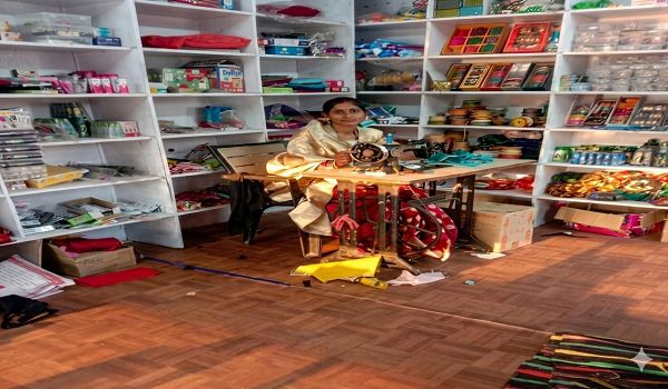 मेहनत और हौसले से बदली जिंदगी, लखपति दीदी बनीं श्रीमती धूमनी साहू