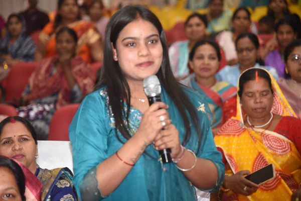 महतारी वंदन योजना से सशक्त हो रहीं प्रदेश की महिलाएं&rsquo;