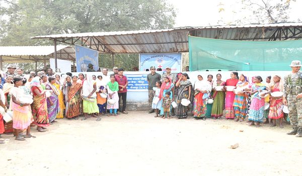 सी.आर.पी.एफ के द्वारा सिविक एक्शन प्रोग्राम के तहत 214 वाहिनी के तत्वाधान में स्वतंत्र भारत के इतिहास में पहली बार पिल्लूर गांव में हुआ कार्यकम।